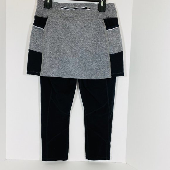 Athleta 2 in 1 Skirted Leggings Capri Medium - Picture 2 of 8